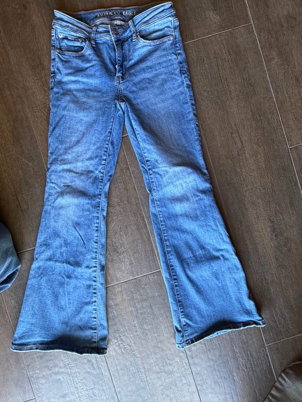 American Eagle Outfitters Medium Blue Flare Jeans- size 0 SHORT